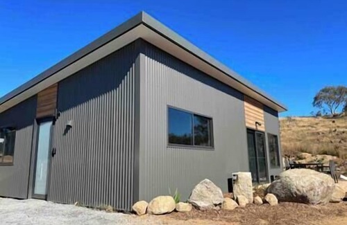 East Jindabyne House | #3 new eco cabin private with great views