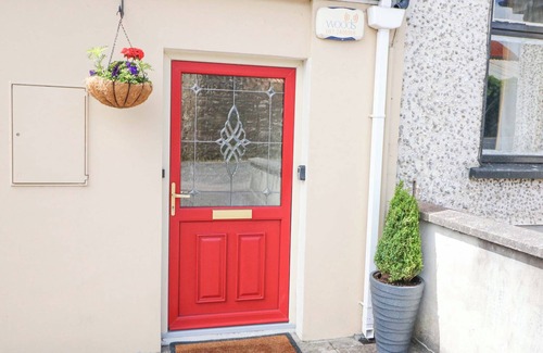 Killorglin Cottage | 3 RAILWAY TERRACE, family friendly in Killorglin, County Kerry