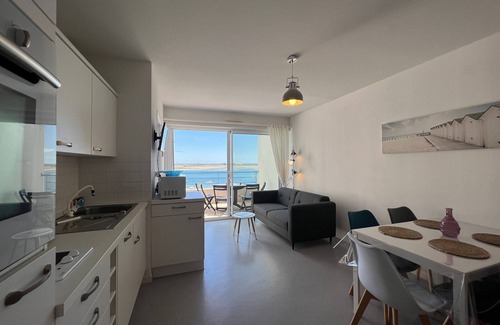 Port-Louis Apartment | 3-room apartment with balcony, close to amenities, parking included