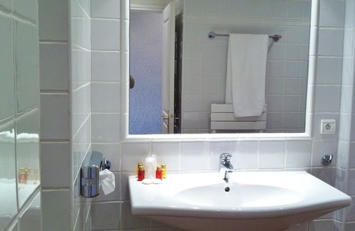 Bormes-Les-Mimosas Apartment | 3 room duplex apartment TB condition-air-conditioned - terrace-sea view-pool-garage