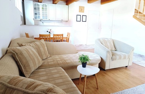 Samorin House | 3 room duplex house with AC & free ingate parking