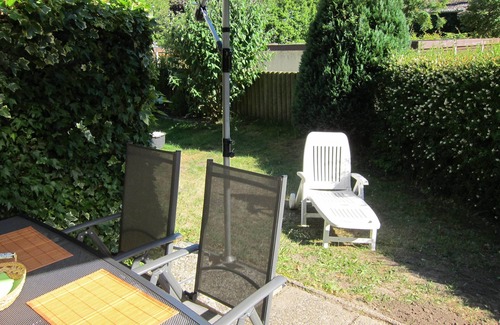 Iserbrook Apartment | 3 room non-smoking apartment west of Hamburg for 6 people!