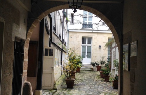 Arsenal Apartment | 3 rooms in the Marais near the Place des Vosges