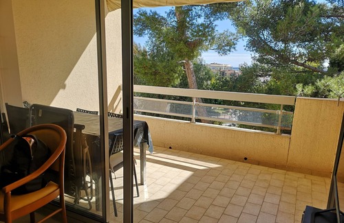 Riou - Petit Juas - Av de Grasse Apartment | 3 rooms terrace 5 people on park;