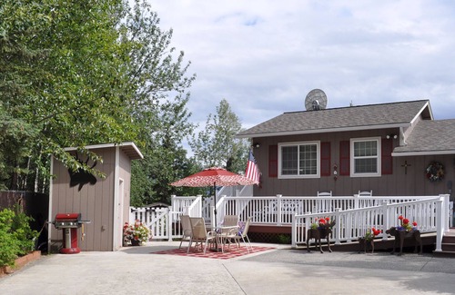 Gateway Apartment | 3 Rustic Elegant Suites (Sleep 12+) - Fish, Hike, Site-see From Your Doorstep
