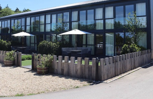 Chippenham House | 3 SEAGRY BARN @ NABLES FARM, family friendly in Upper Seagry