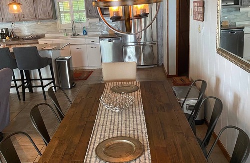 Berryville House | 3 separate cottages side by side waterfront with panoramic views