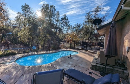 Redding House | 3 Shasta's Retreat: Spa & Pool+GameRoom