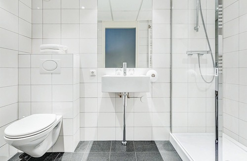 De Bult Hotel | 3 Spacious Units Hideaway Near Giethoorn Canals & Hiking Routes | Pet Friendly
