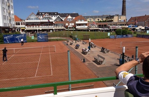 Borkum Apartment | 3-star apartment with sunny balcony, close to the beach, with grocery store next door
