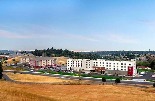 Pullman Hotel | 3-Star Hotel ∙ Courtyard by Marriott Pullman