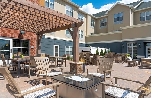 Plainfield Hotel | 3-Star Hotel ∙ Homewood Suites by Hilton Indianapolis Airport / Plainfield