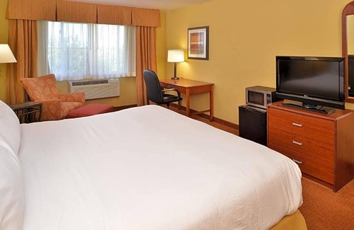 Stevens Point Hotel | 3-Star Hotel ∙ Holiday Inn Stevens Point - Convention Center, an IHG Hotel