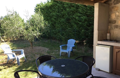 Lagorce Cottage | 3 stars COTTAGE HOUSE IN STONE VALLEY MIDDLE PT ARC in Lagorce