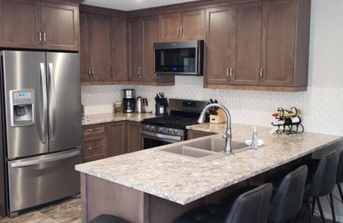 Silver Star Mountain House | 3 Storey, 6 Bedroom, 5 Bthrm, 2 Kitchens, Ski in/Ski out Multi-Family Mountain H