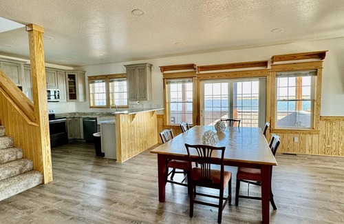 Fentress House | 3-StoryHome w/BoatDock,3Bed,3.5Bath, 2Space Garage