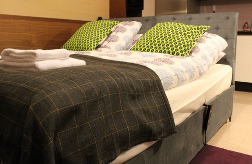 Stare Miasto District Apartment | 3- STUDIO features both WiFi and private parking free of charge.