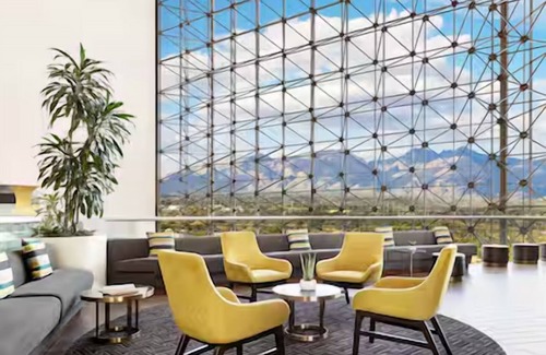 Tucson Hotel | 3 Units, 2 Queen Beds at Hilton Tucson East, Outdoor Pool, Pets Allowed