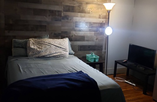 Acipco-Finley House | #3 Urban Cul deSac 1 Priv Double Size Bed/shared bath near UAB/Sloss/Airport