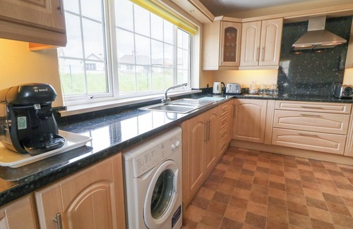 Castlerock Cottage | 3 WARKE PLACE, pet friendly, character holiday cottage in Castlerock