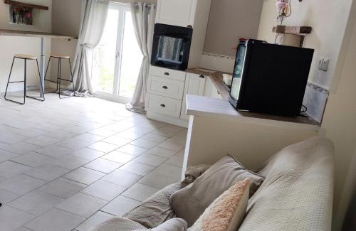 Souce House | 3 Yoga Gîte in Soucé - 1 Bedroom Sleeps 4