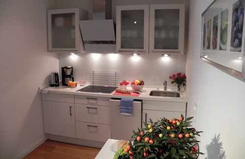 Winterhude Apartment | 3-Zi.-Apartment "Kampnagel" modern apartment up to 8 people, incl. WIFI