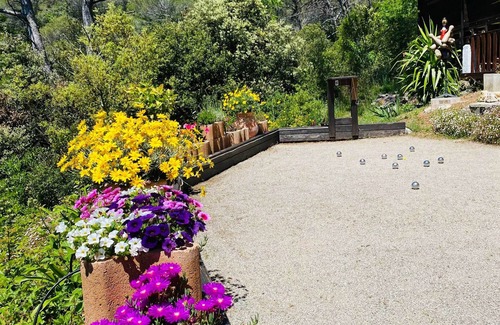 Tourrettes-sur-Loup Apartment | 3-zi.-whg. in 2-familienhaus mit Beheizbarem Pool und Bouleplatz