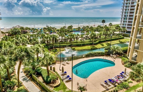 Arcadian Shores Condo | 30 condos in Royale Palms for Reunions & Outings