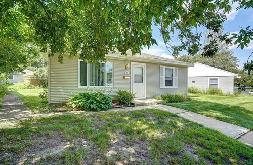 Spring Harbor House | 30 Day Minimum. Entire House, Deck, close to Hosp.