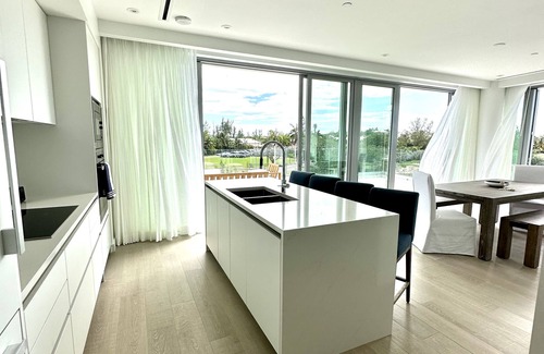 Nassau Condo | 30 day rental, corner unit, water & golf course views, resort beach and pool