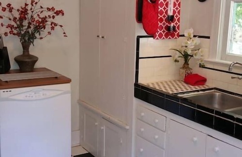 Altamont House | 30+Day❤️Smart Craftsman ❤️ of Downtown | King Double Crib | BBQ, Patio Set + Fen