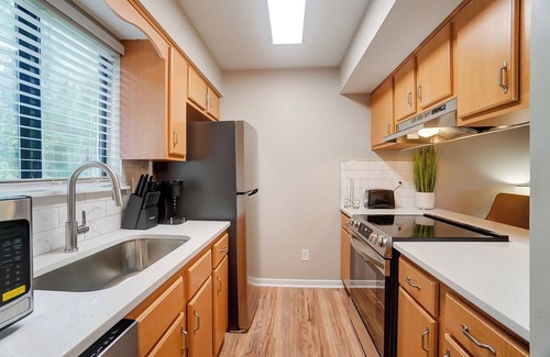 McAlpine Condo | 30+ DAY STAY - SOUTH CHARLOTTE CONDO #2