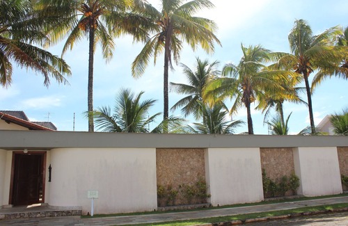 Jardim Imperador House | 30 m from the beach with 8 rooms, 5 suites and swimming pool