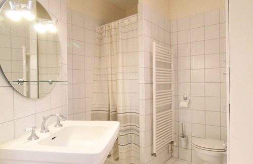 Downtown Angers Cottage | 30 m² Cabin ∙ 1 bedroom ∙ 2 guests