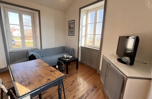 Saint-Andre-dʼApchon Cottage | 30 m² Cabin ∙ 1 bedroom ∙ 2 guests