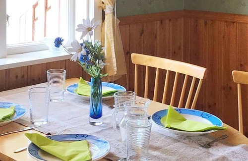 Sjotorp House | 30 m² House ∙ 2 bedrooms ∙ 4 guests