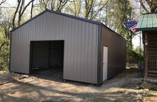 Doniphan Cabin | 30 miles from Brick’s Off Road Park! 4 minutes & 12 seconds totality Eclipse ‘24