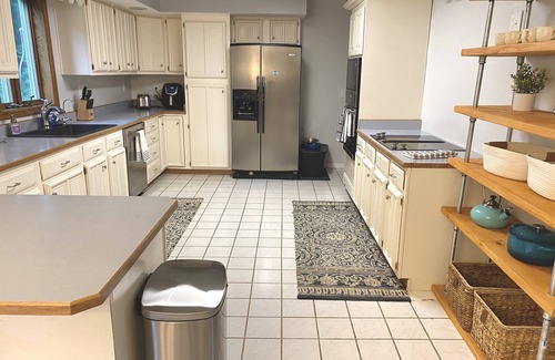 Edwardsburg House | 30 min from Notre Dame + Hottub, 10 acre estate and game room