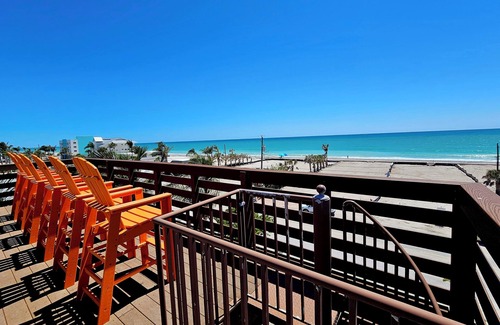 Englewood House | 30 Seconds To Beach Path! Tiki Bar with outdoor TV! Bikes, Kayaks, Sups & more!