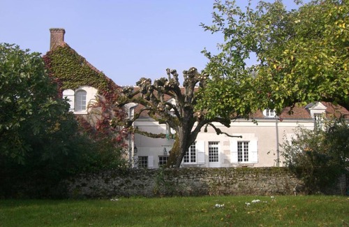 Saint-Georges-sur-Cher Cottage | 300 m² Cabin ∙ 5 bedrooms ∙ 12 guests