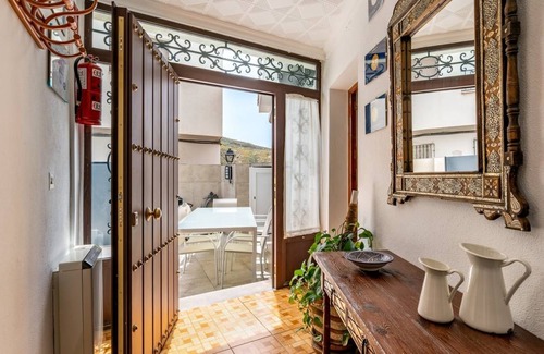 Cenes de la Vega House | 300 m² House ∙ 5 bedrooms ∙ 8 guests