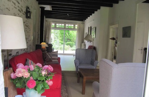 Vesdun House | 300 m² House ∙ 4 bedrooms ∙ 6 guests