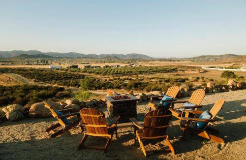 Valle de Guadalupe Cabin | 300 m² Lodge ∙ 4 bedrooms ∙ 10 guests