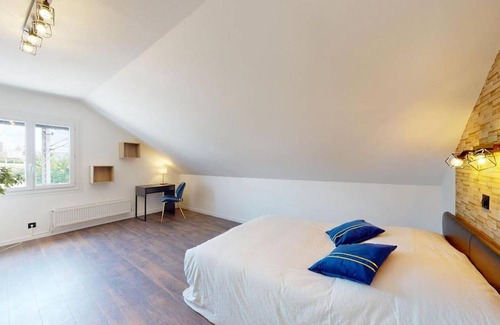 Le Petit-Quevilly Resort | 300 m² Private room ∙ 1 bedroom ∙ 1 guest