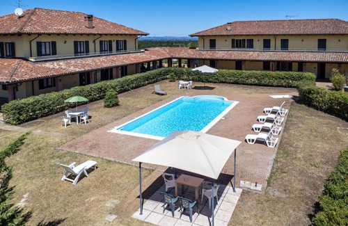 Mombaruzzo Resort | 300 m² Resort ∙ 6 bedrooms ∙ 12 guests