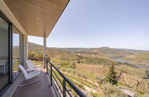 Armamar Villa | 300 m² Villa ∙ 3 bedrooms ∙ 6 guests