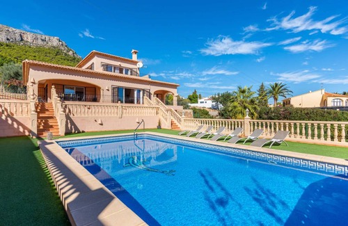 Calpe Villa | 300 m² Villa ∙ 4 bedrooms ∙ 10 guests