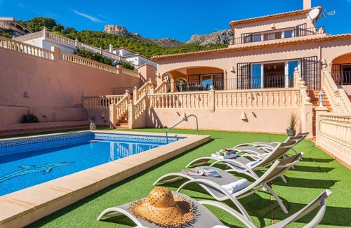 Calpe Villa | 300 m² Villa ∙ 4 bedrooms ∙ 10 guests