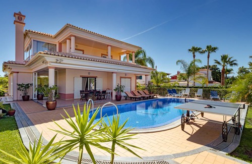 Albufeira Villa | 300 m² Villa ∙ 5 bedrooms ∙ 10 guests
