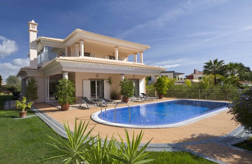 Albufeira Villa | 300 m² Villa ∙ 5 bedrooms ∙ 10 guests